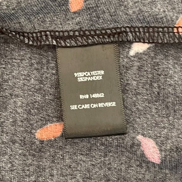 Torrid Plus Size 5X Feathers Studio Knit V-Neck Short Sleeve Top - Picture 13 of 14